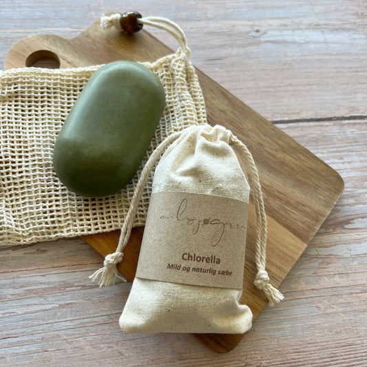 Mild og naturlig sæbe til hænder, krop og ansigt. Håndlavet sæbe bar med chlorella. Denne sæbe er uden parfume