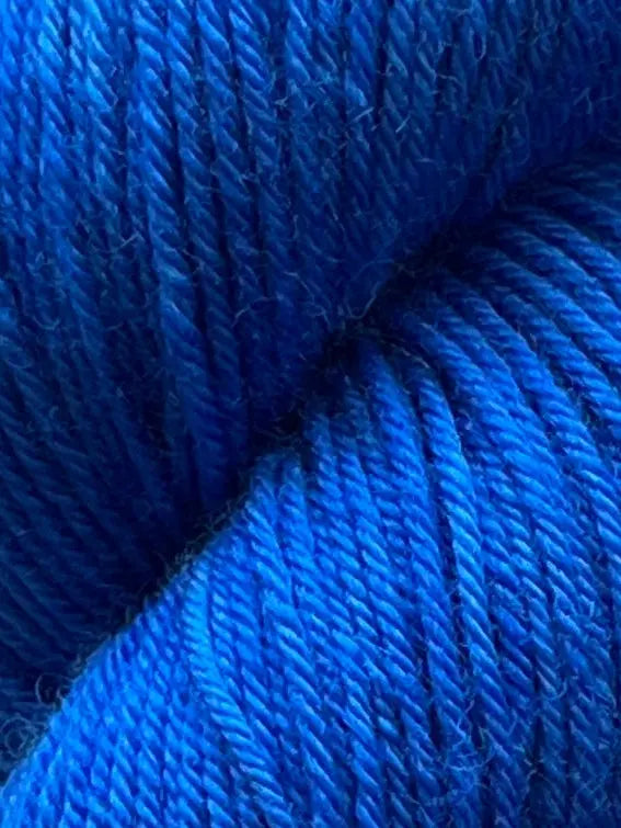Bluefaced Leicester, Royal Blue M-L Sjøgren Håndfarvet Garn