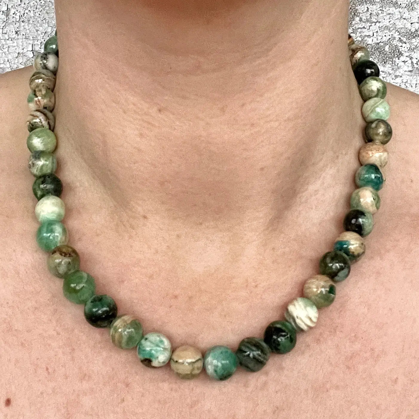 Håndlavet krystal halskæde med grøn angelit perler.