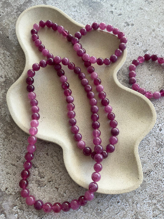 Håndlavet krystal halskæde med lilla lepidolit perler.