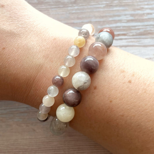 Håndlavet krystal armbånd med lavendel kvarts perler.