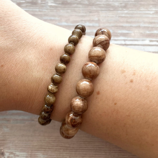Håndlavet krystal armbånd med brun kalcedon perler.