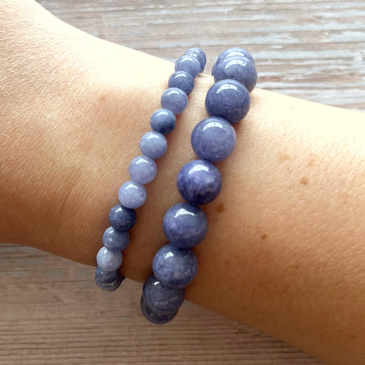 Håndlavet krystal armbånd med lilla angelit perler.