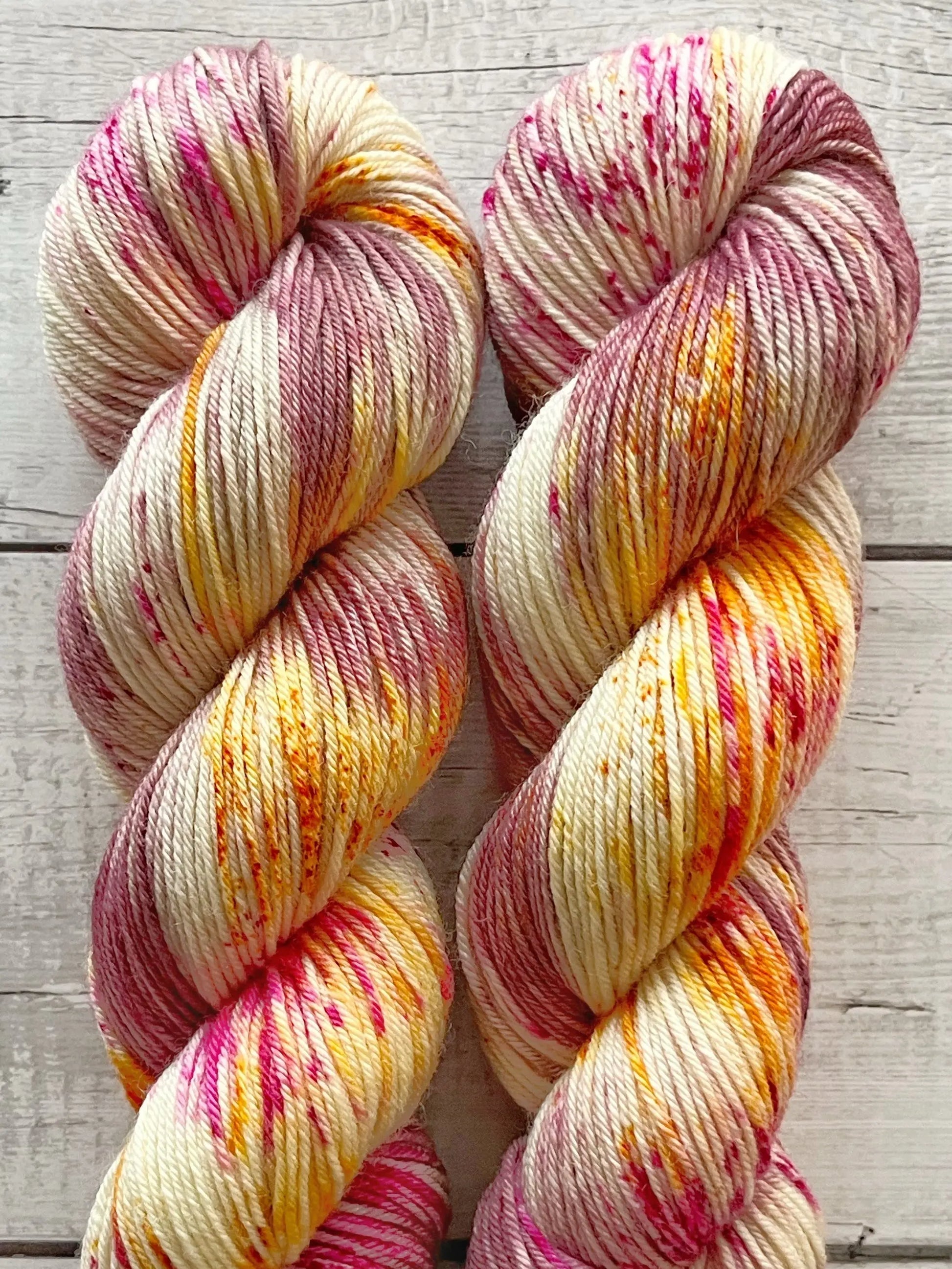 Bluefaced Leicester, Pink Sunset M-L Sjøgren Håndfarvet Garn