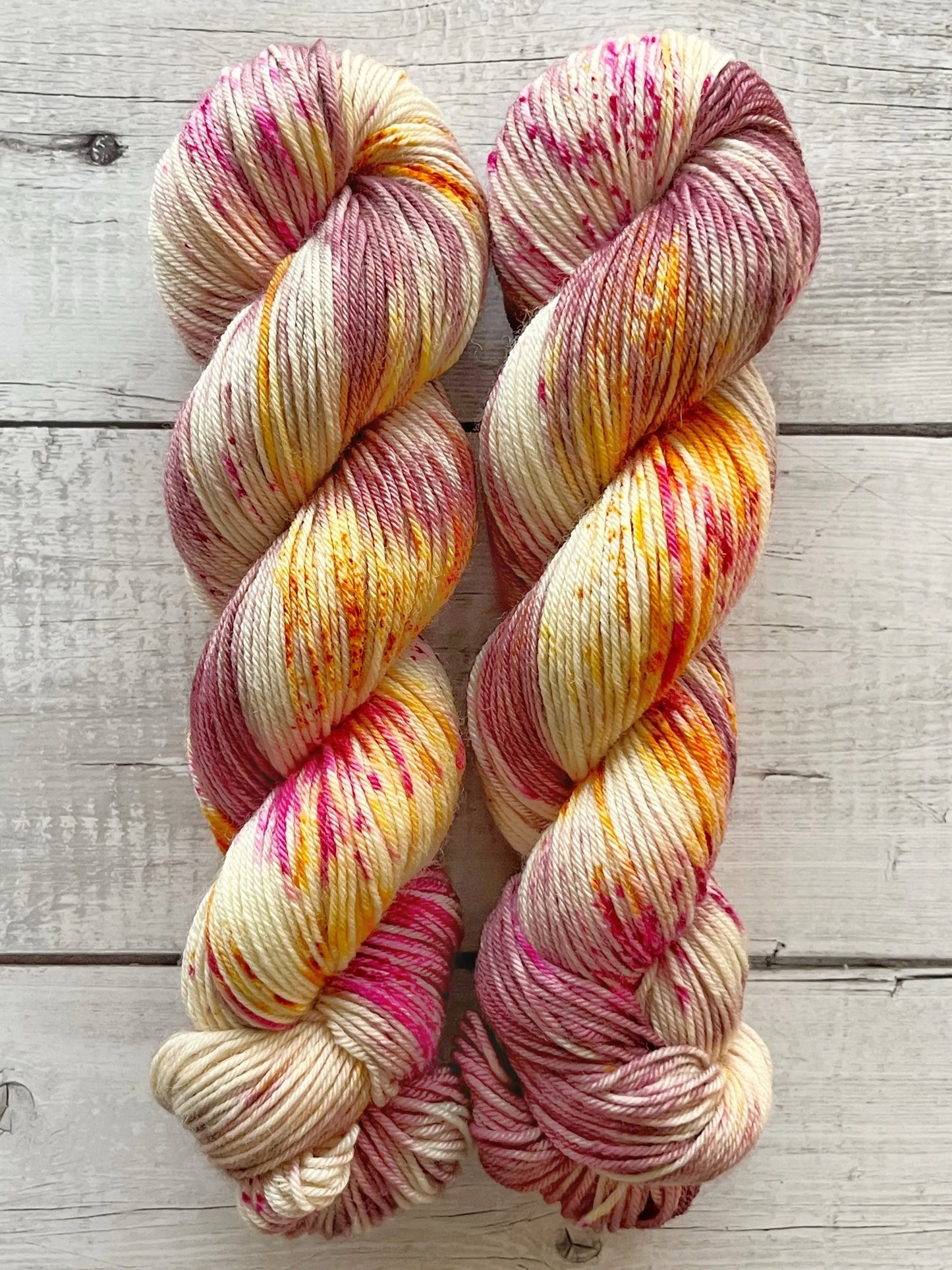 Bluefaced Leicester, Pink Sunset M-L Sjøgren Håndfarvet Garn