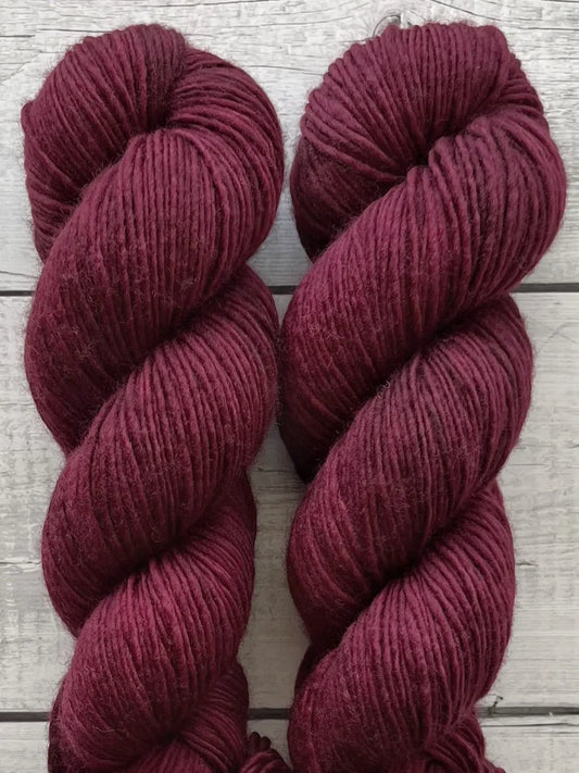Single Merino DK, Deep Berry M-L Sjøgren Håndfarvet Garn