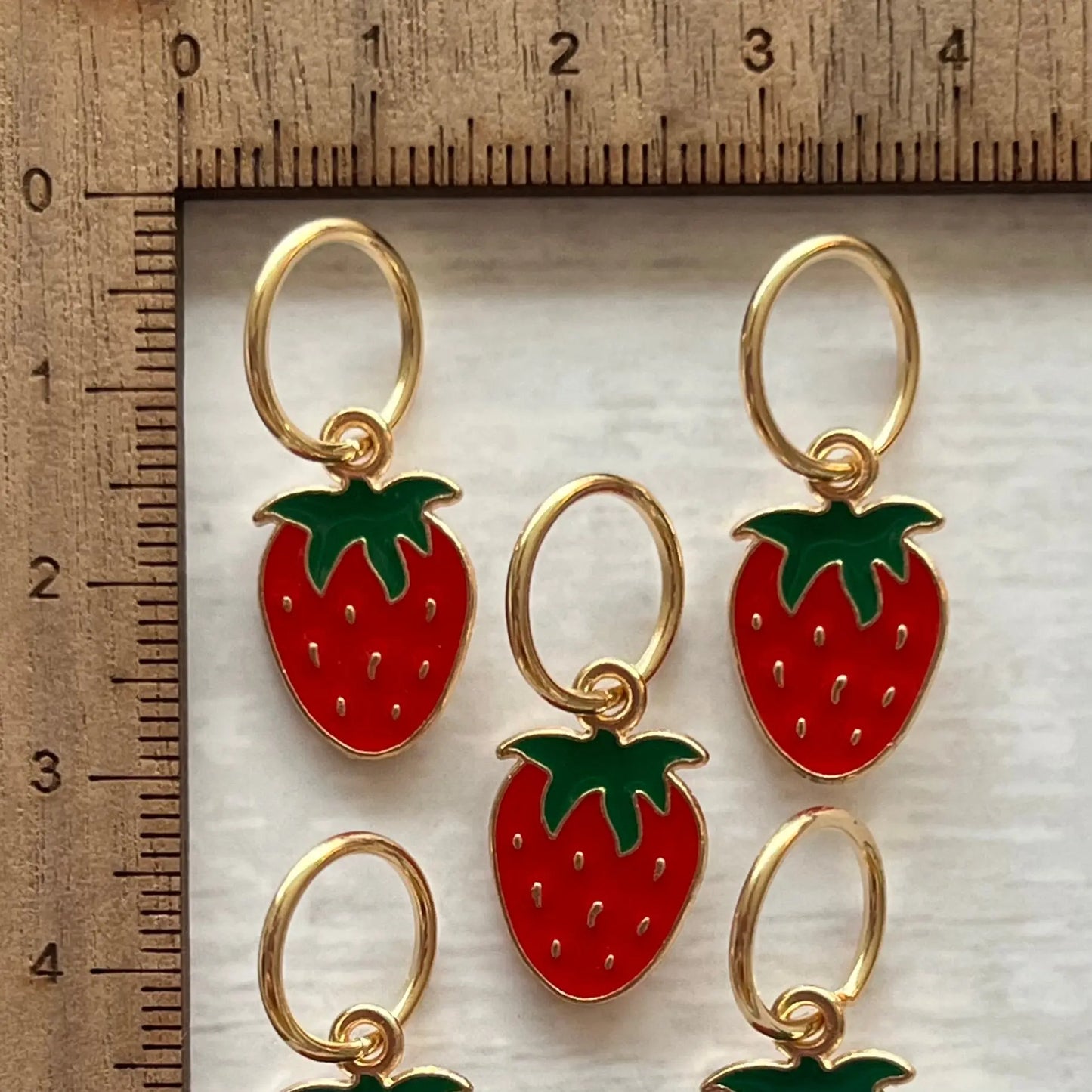 Jordbær Strikkemarkør M-L Sjøgren