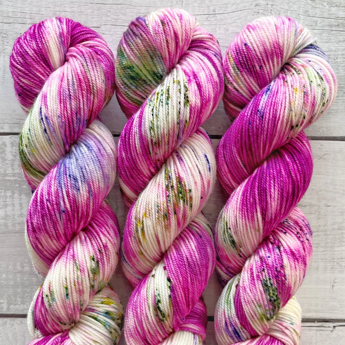 Tidligere Mystery Fiber Box M-L Sjøgren Håndfarvet Garn