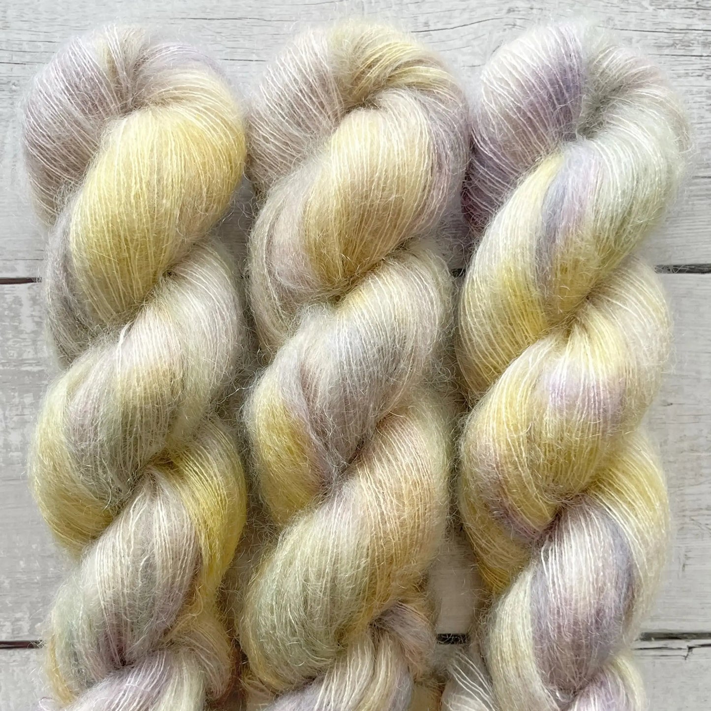 Tidligere Mystery Box M-L Sjøgren Håndfarvet Garn