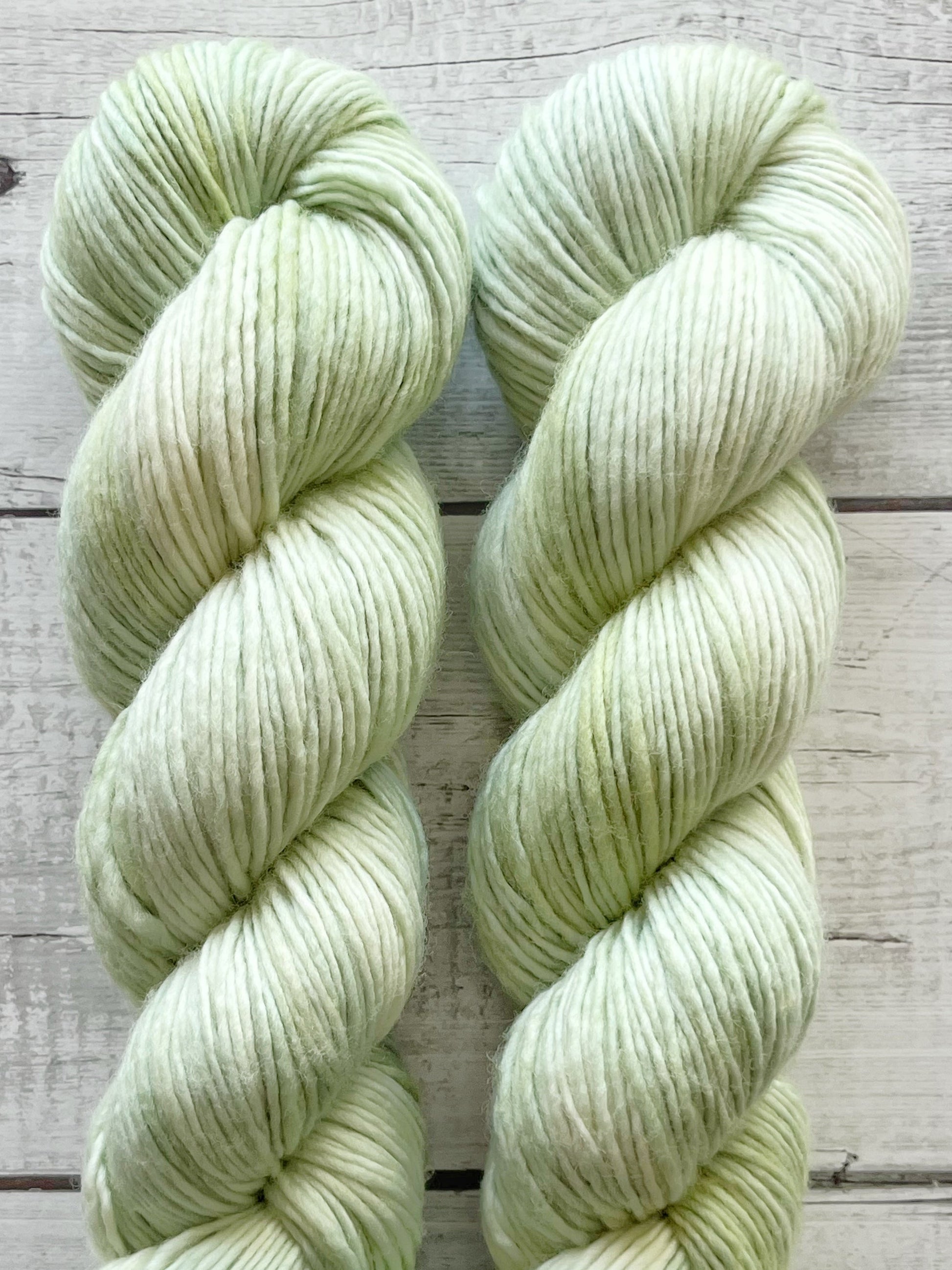 Single Merino DK, Pistachio M-L Sjøgren Håndfarvet Garn