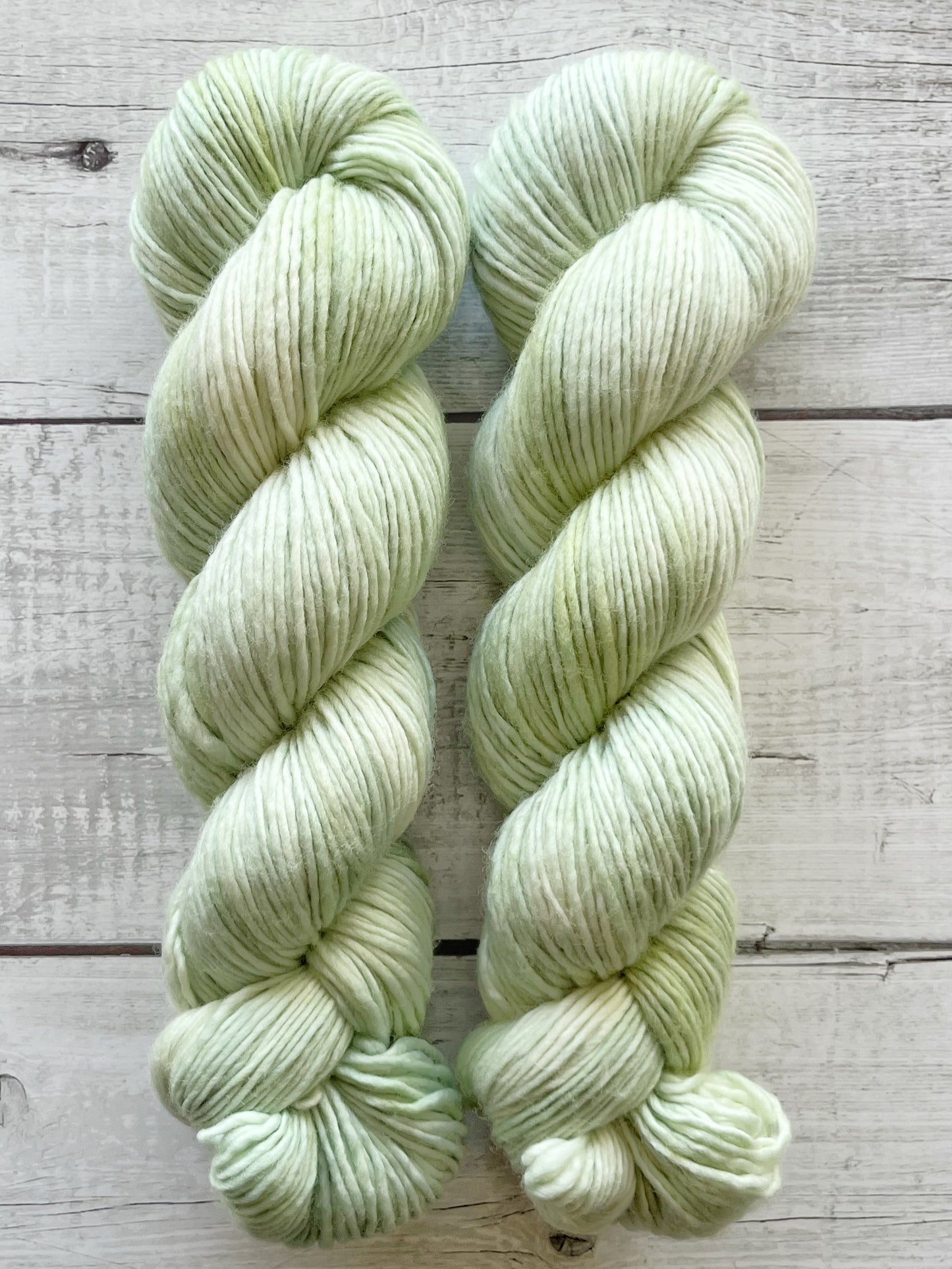Single Merino DK, Pistachio M-L Sjøgren Håndfarvet Garn
