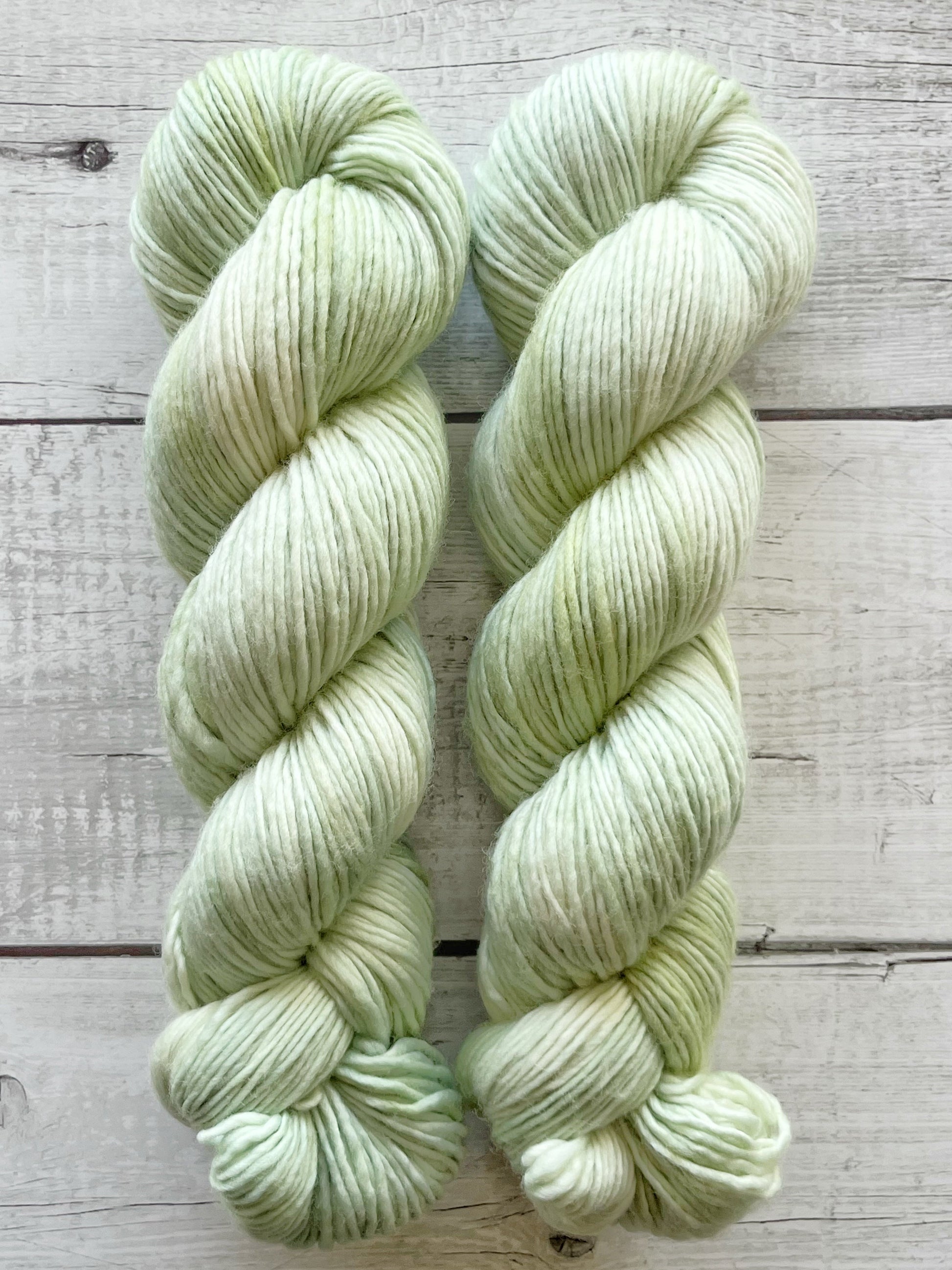 Single Merino DK, Pistachio M-L Sjøgren Håndfarvet Garn