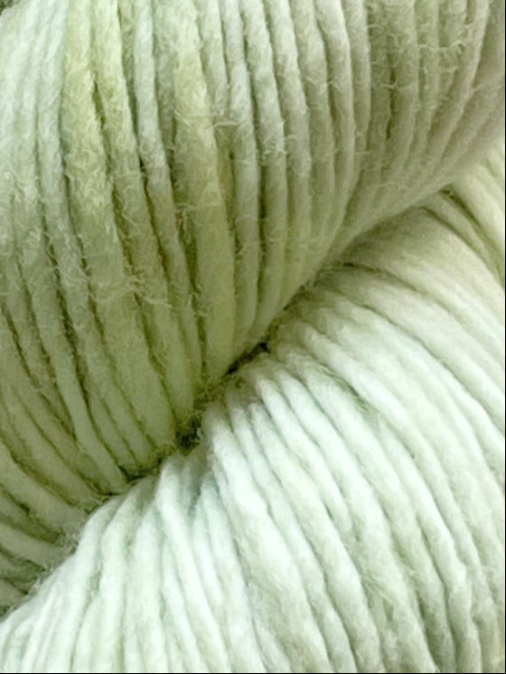 Single Merino DK, Pistachio M-L Sjøgren Håndfarvet Garn