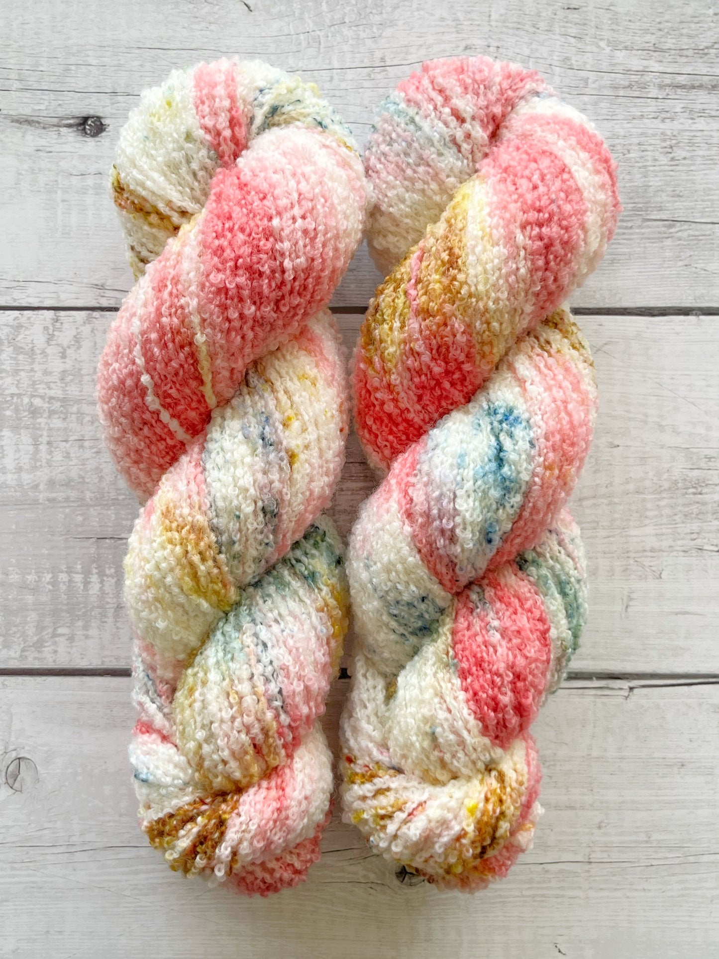 Merino Bouclé, Flamingo Lagoon M-L Sjøgren Håndfarvet Garn