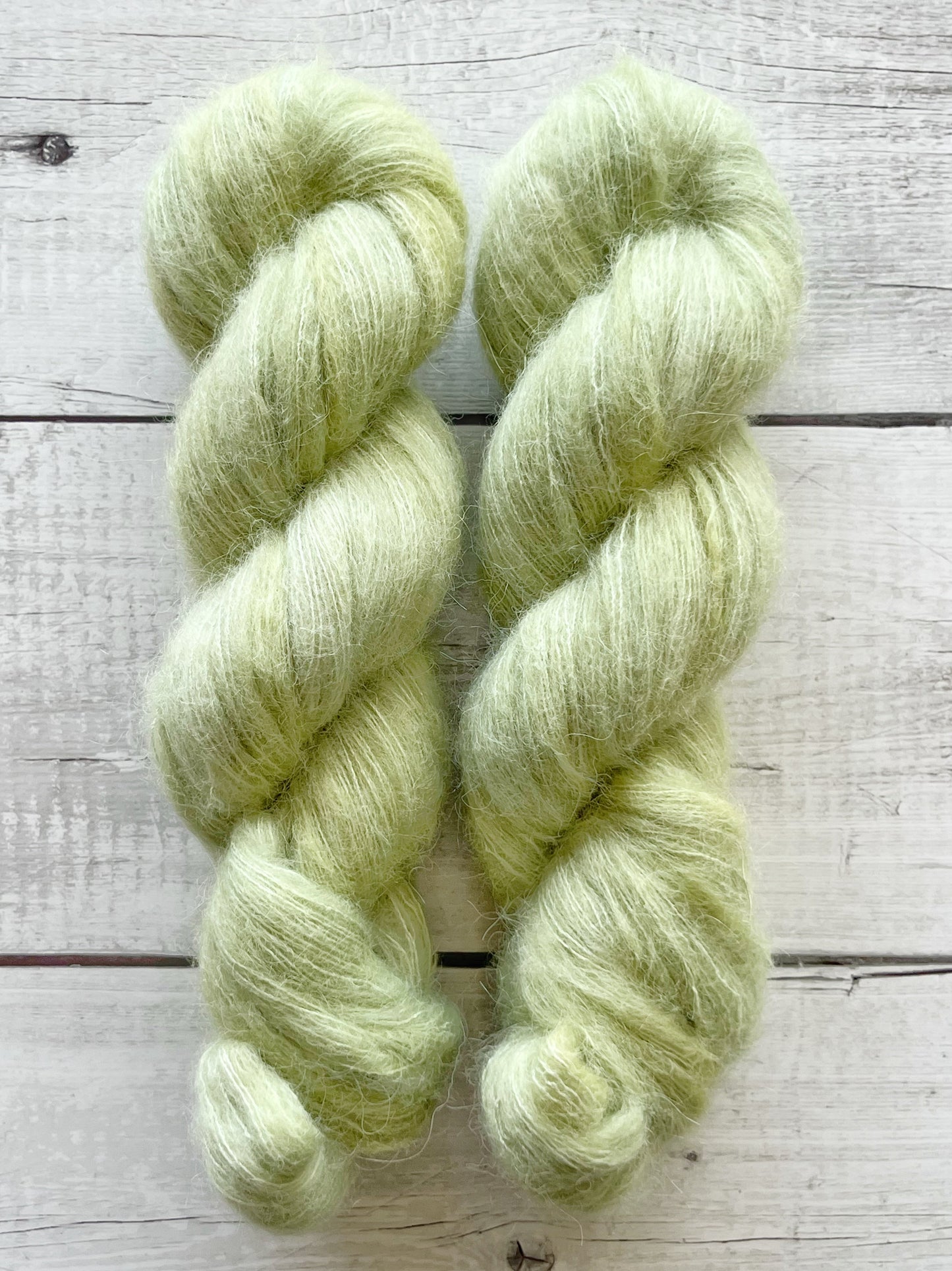 Suri Alpaca Silk, Pistachio M-L Sjøgren Håndfarvet Garn