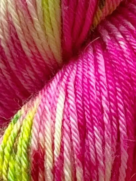 Bluefaced Leicester, Dragonfruit M-L Sjøgren Håndfarvet Garn
