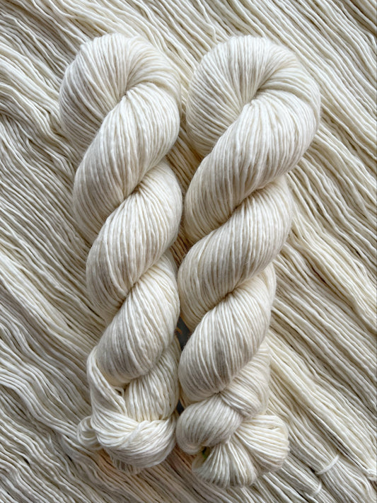 Ufarvet Garn, Single Merino DK