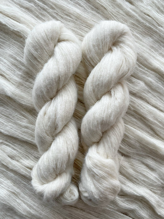 Ufarvet Garn, Suri Alpaca Silk