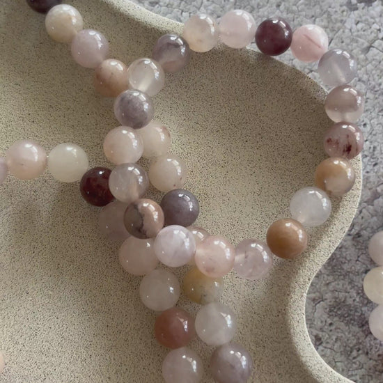 Håndlavet krystal armbånd med lavendel kvarts perler.